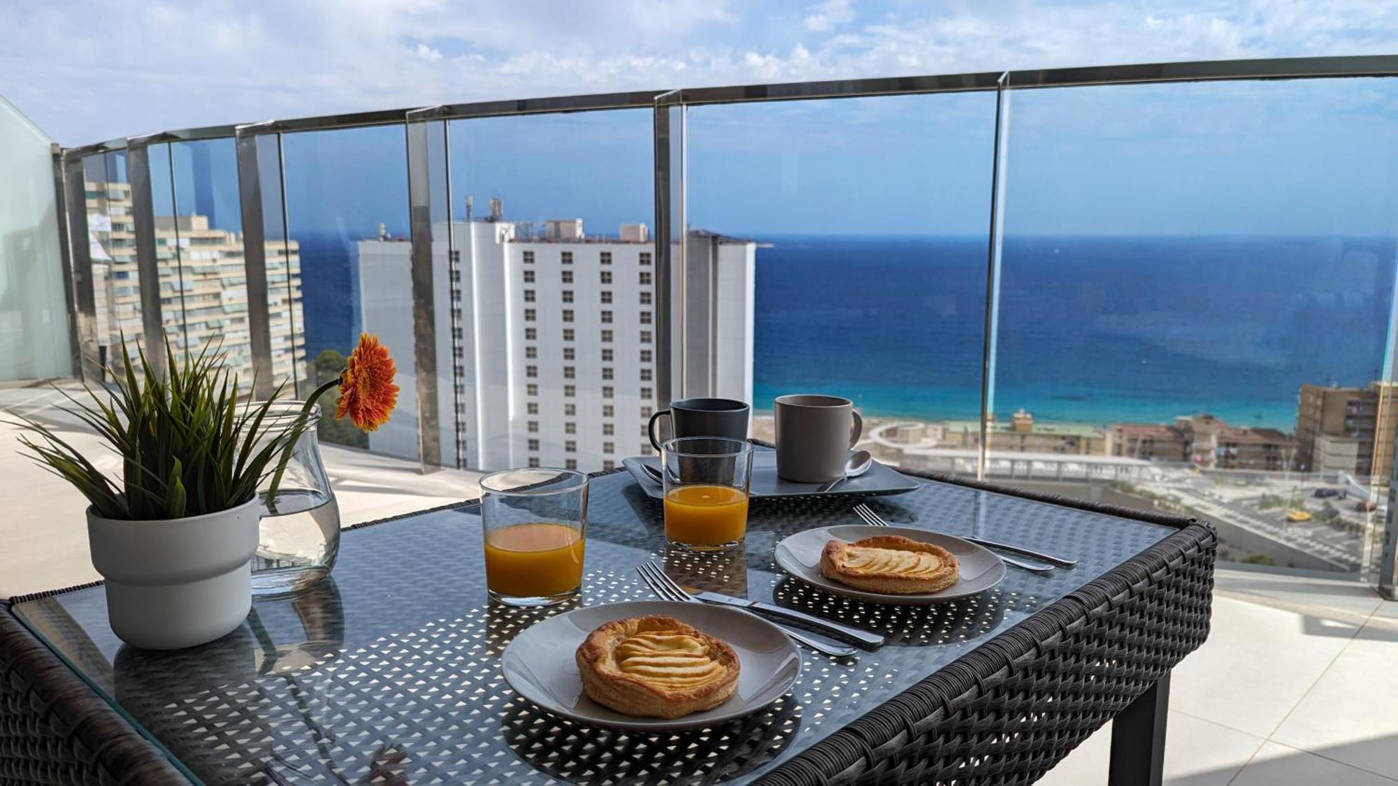 Sunset Waves Sea View Apartments Бенідорм Екстер'єр фото